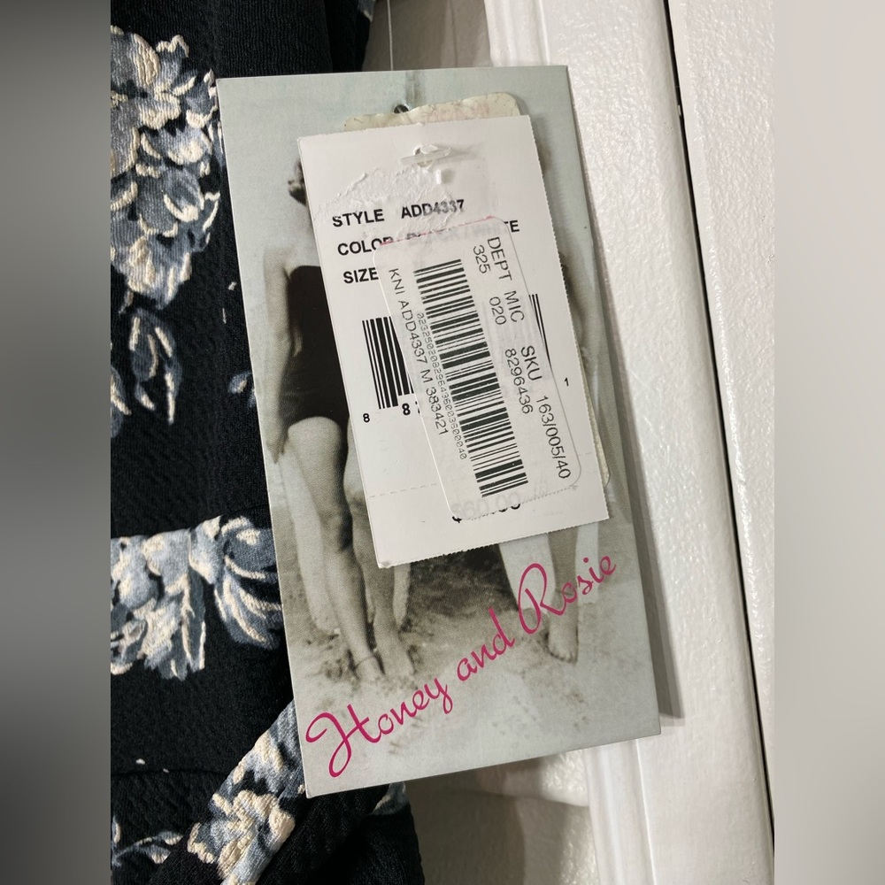 NWT Medium Honey and Rosie Floral Black White Gray Blue Romper Jumpsuit - Picture 7 of 7